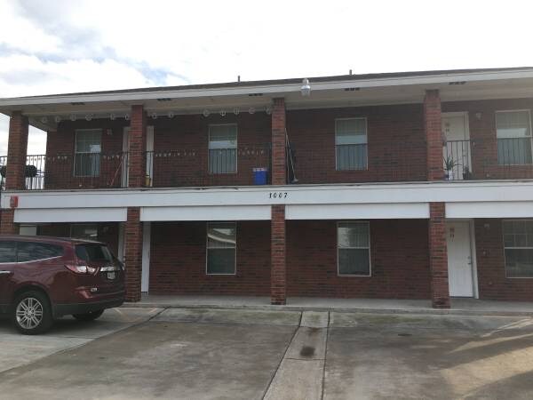 Building Photo - 1007 W Caffery Ave
