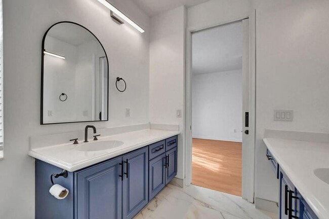 Building Photo - 3813 NW 5th Terrace
