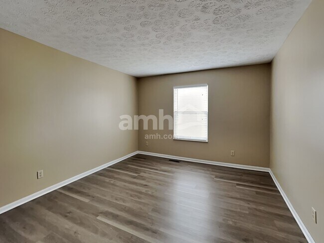 Building Photo - 4626 Laurel View Dr