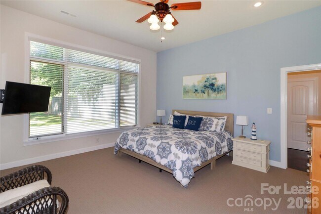 Building Photo - 111 Farmington Ln