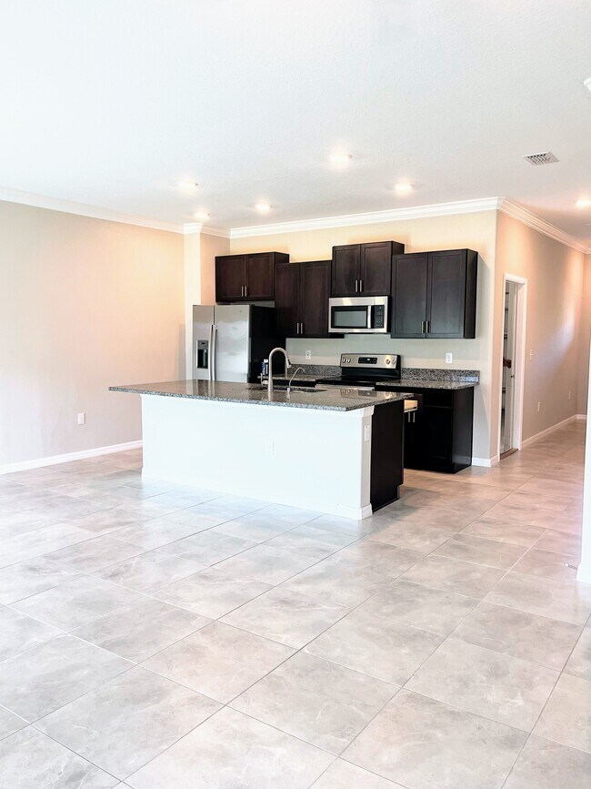 Building Photo - 21852 Adriatic Ln