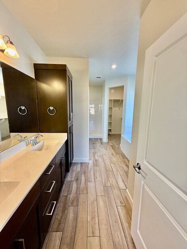 Building Photo - Beautiful 4-BR Home in Sunbrook Community