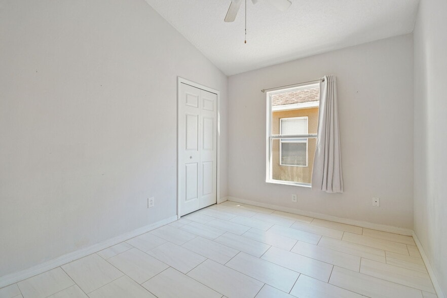 Building Photo - 7527 Oxford Garden Cir