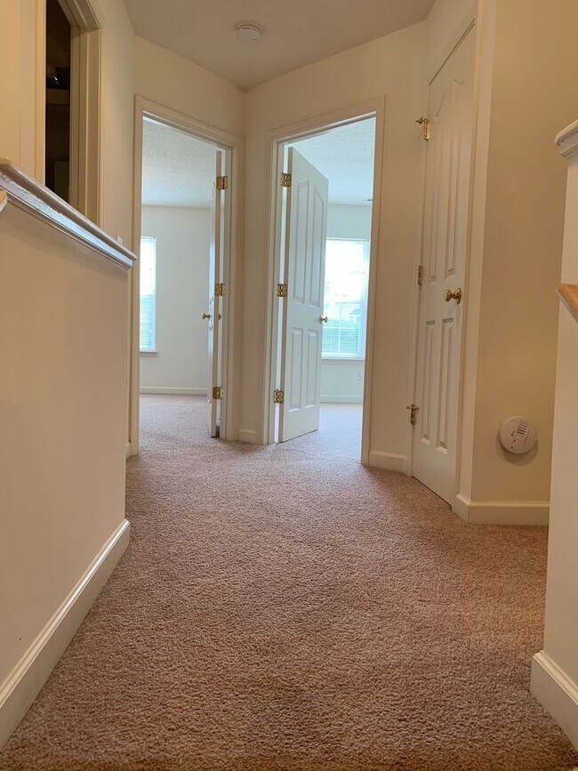 Building Photo - 179 Clusters Cir