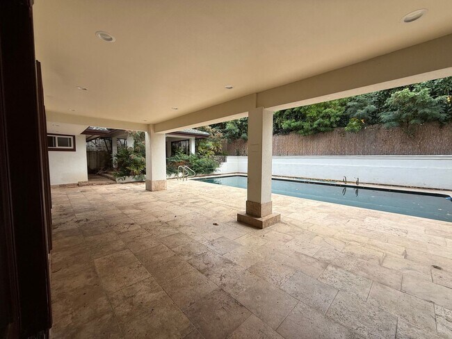 Building Photo - 466 Portlock Rd