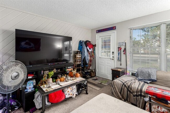 Building Photo - 6708 S Holland Way