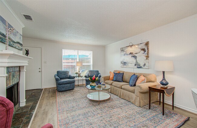 Building Photo - 15309 Kingfield Dr