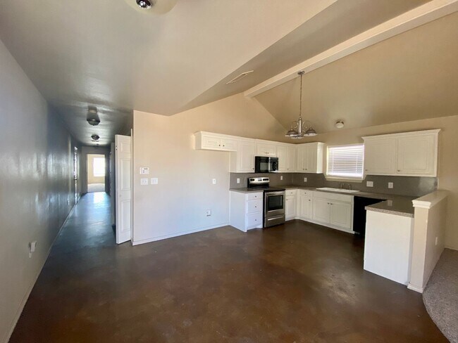 Building Photo - Pre-leasing for July.