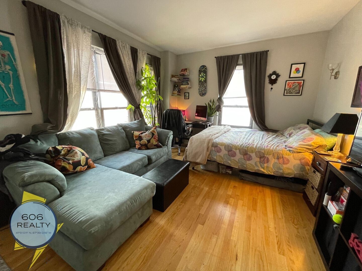 Building Photo - 734 W Bittersweet Pl