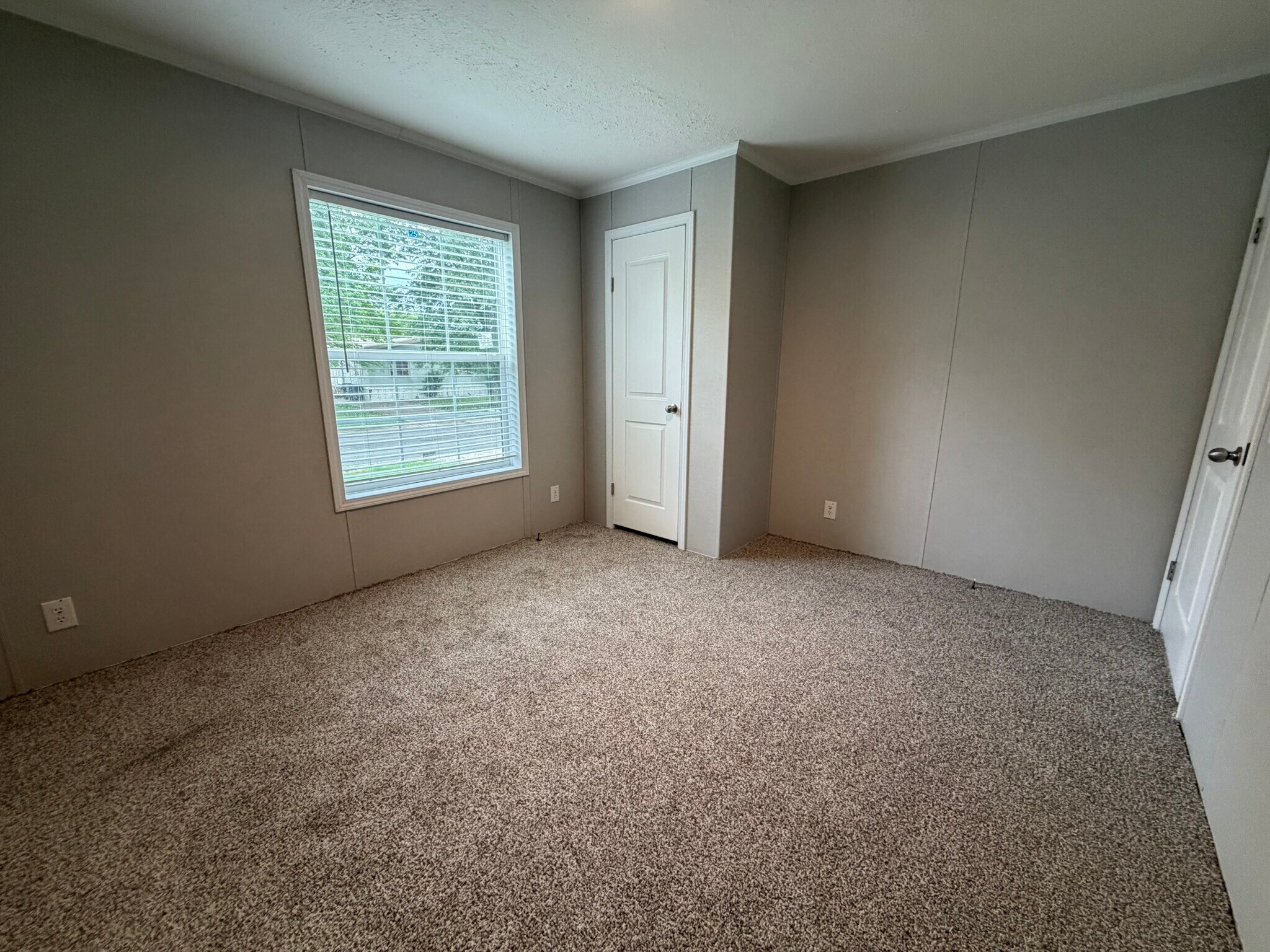 Building Photo - 1306 Scenic Dr