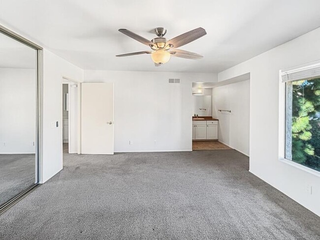 Building Photo - 3312 Caminito Eastbluff