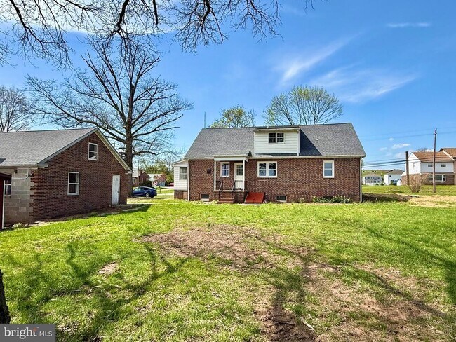 Building Photo - 330 Gilbertsville Rd