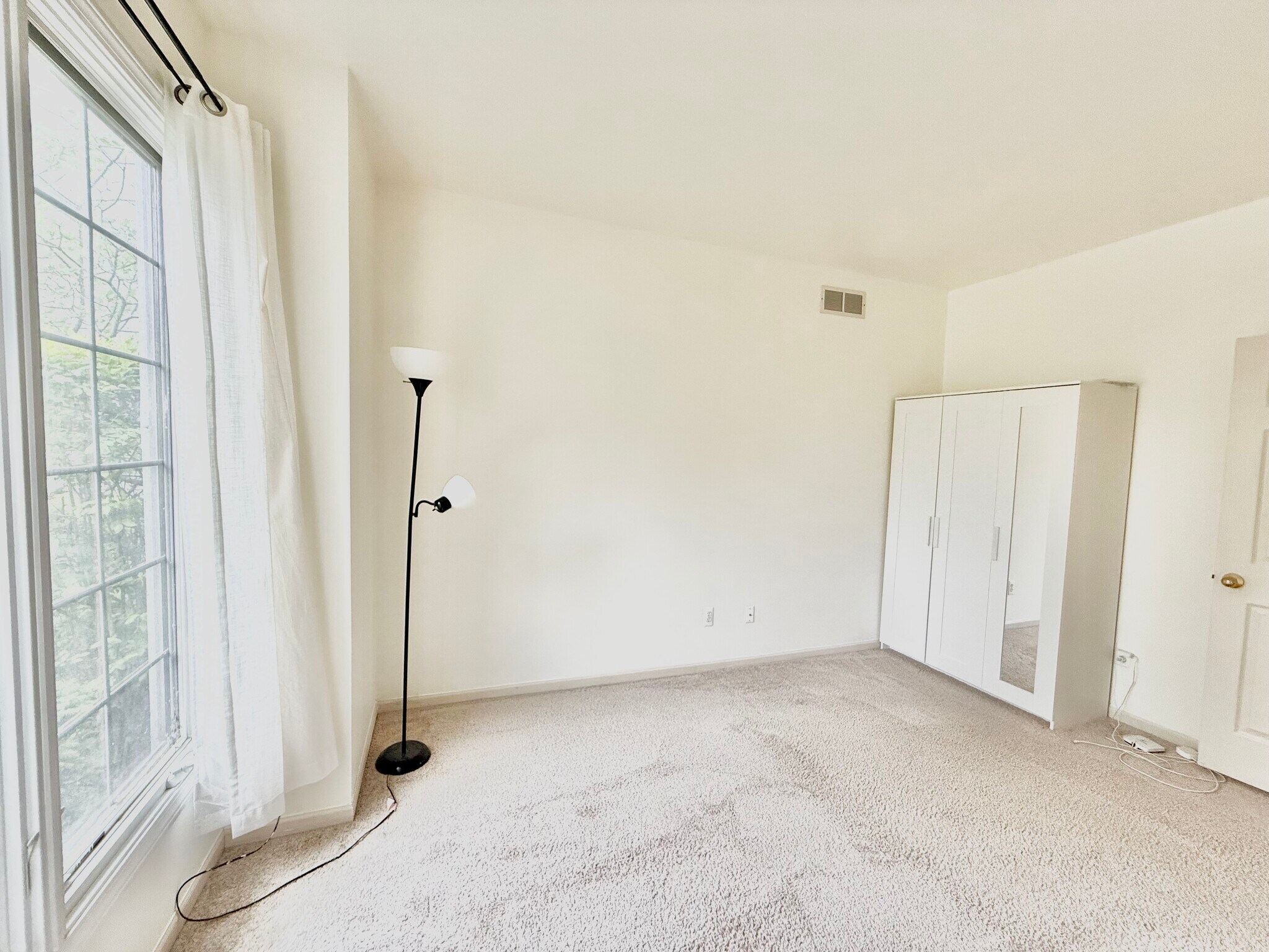 Building Photo - 30684 Tanglewood Trl