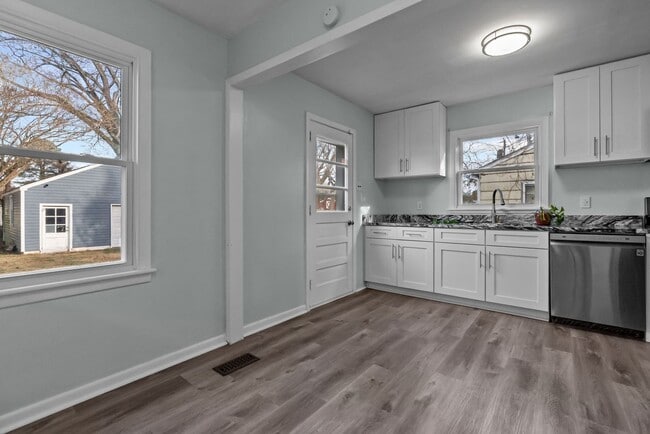 Building Photo - NEW RENTAL ALERT: Beautiful 4-Bed Home in Hampton — Available NOW!