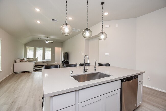 Building Photo - 17007 Shine Bright Ct
