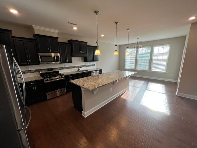 Building Photo - Spacious 3 bedroom townhome in Brier Creek