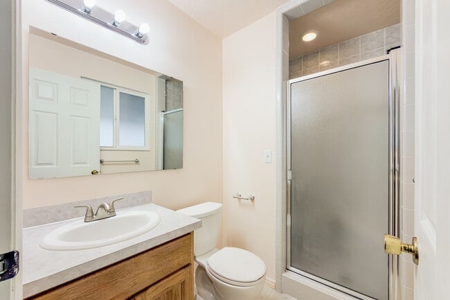 Building Photo - Modern 3 Bed, 2 Bath Home with LVP Flooring & 2-Car Garage! - Available NOW!