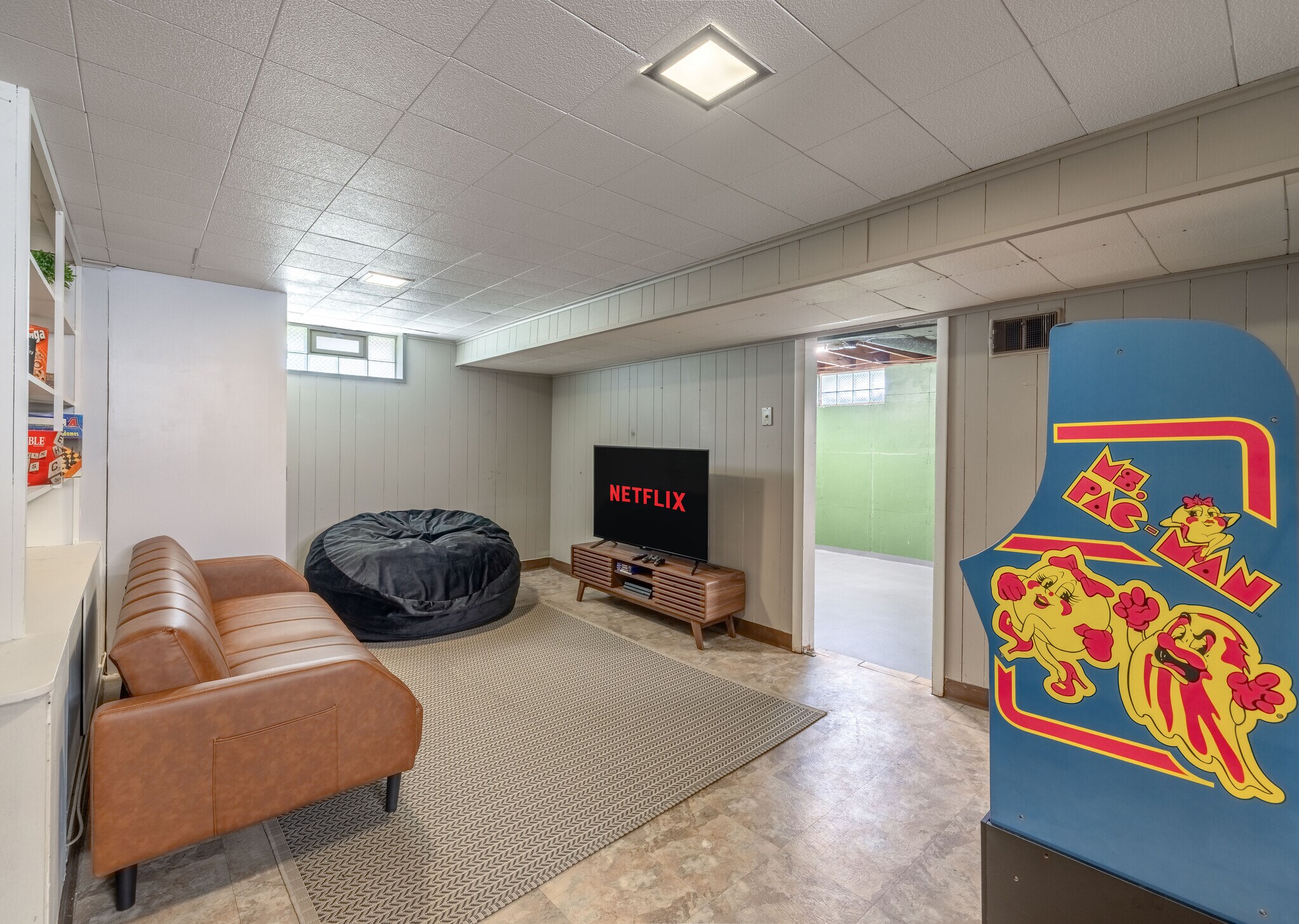 Game room! - 34 Marquette Ave