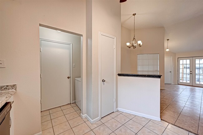 Building Photo - 17435 Glenmorris Dr