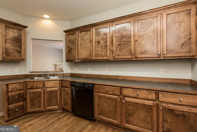 Building Photo - 142 Bethany Manor Dr