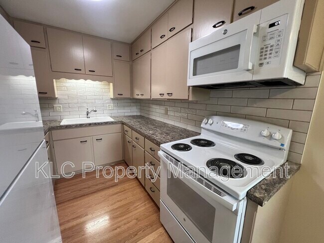 Building Photo - 1691 NW 85th St