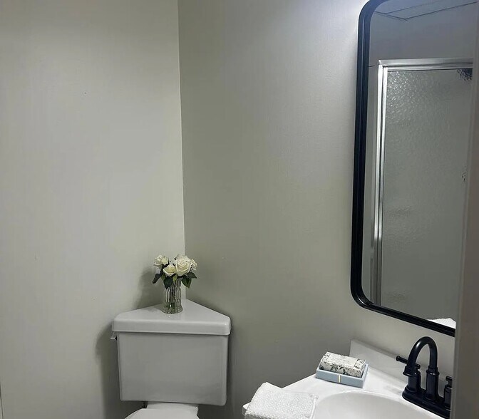 Building Photo - 92 Pennsylvania Ave