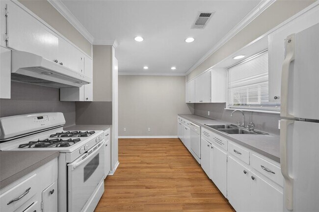 Building Photo - 1404 Briarcliff Blvd