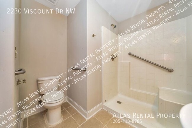 Building Photo - 2230 Viscount Dr NW