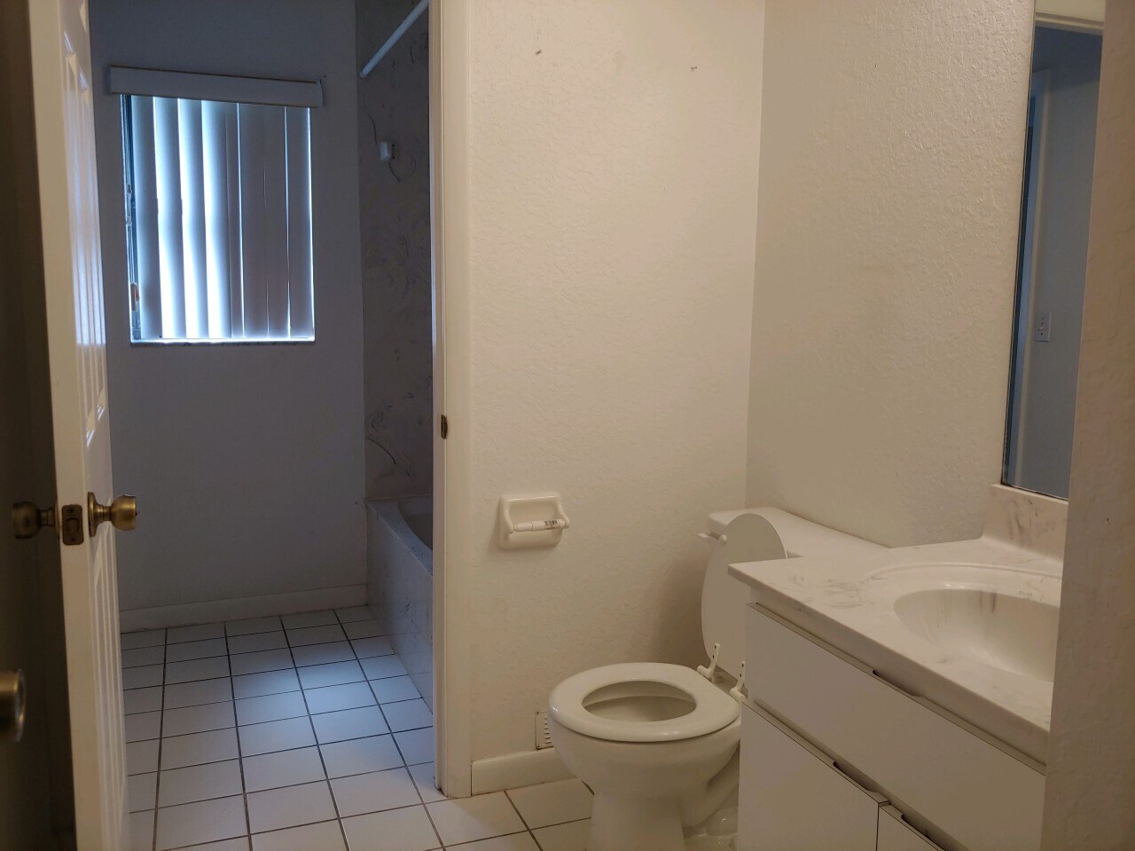 Building Photo - 2200 W Silver Hill Ln