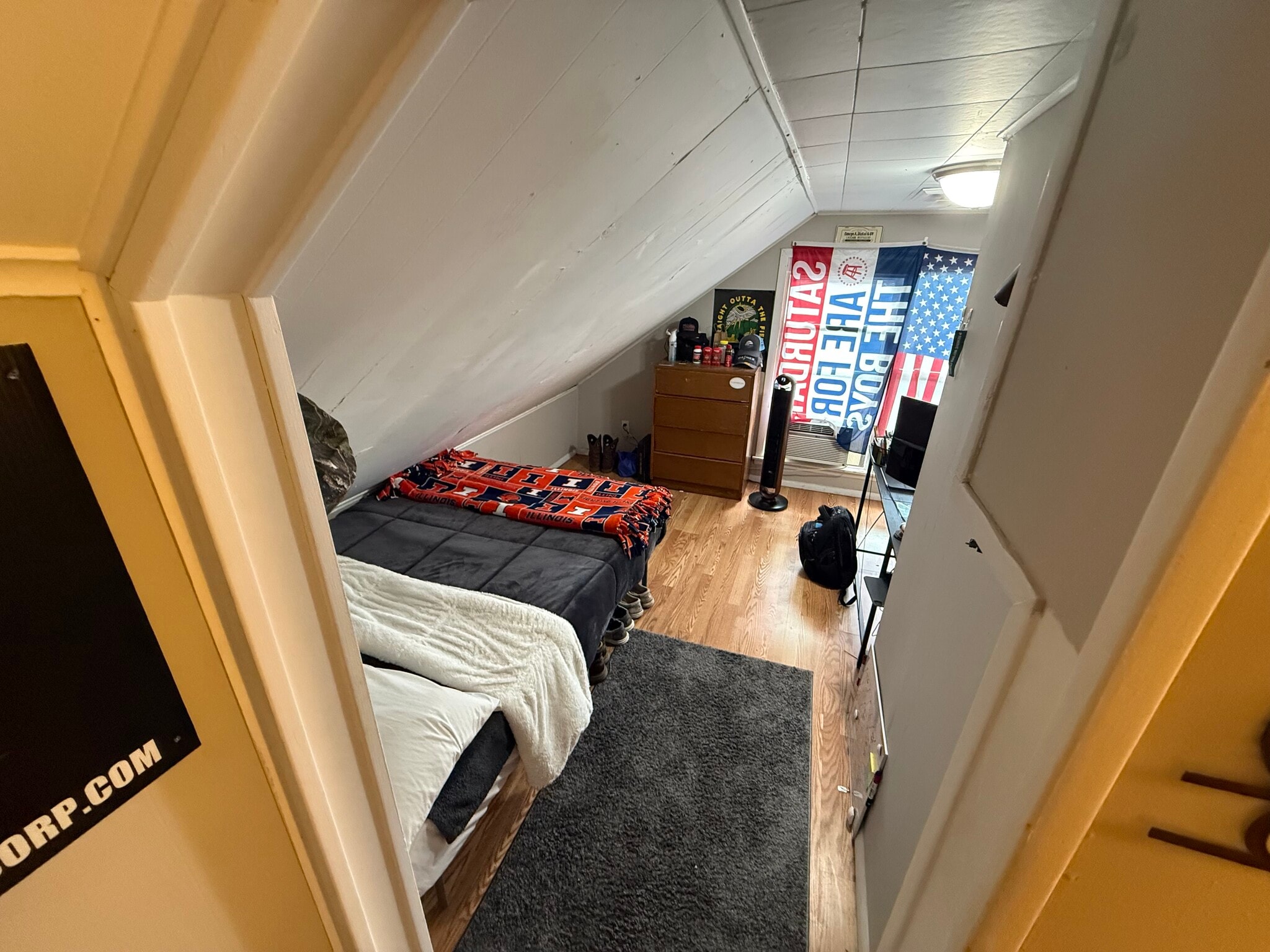 Building Photo - 804 W Oregon St