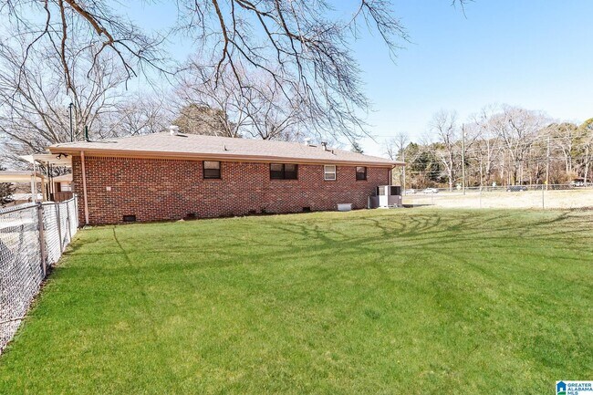 Building Photo - 104 Newport Dr