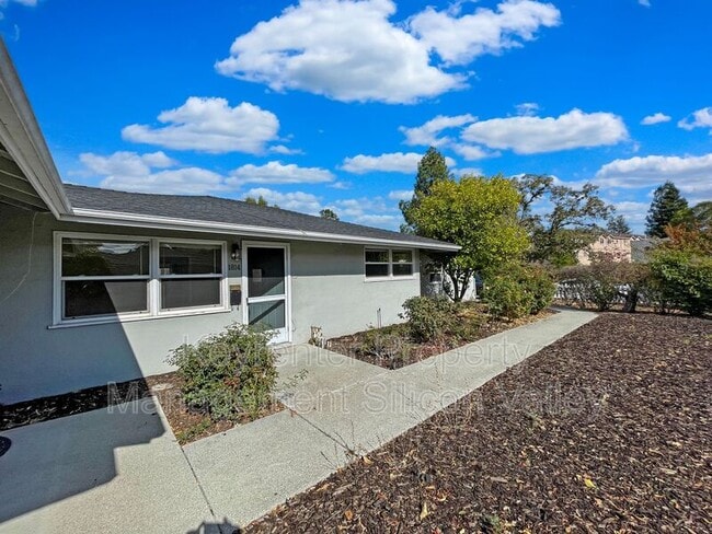 Building Photo - 1814 Woodside Rd