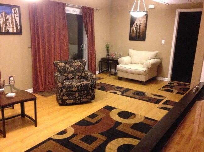 Building Photo - Beautiful single family home located in a quiet cul-de-sac