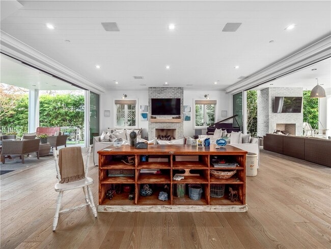 Building Photo - 3403 Laurel Ave