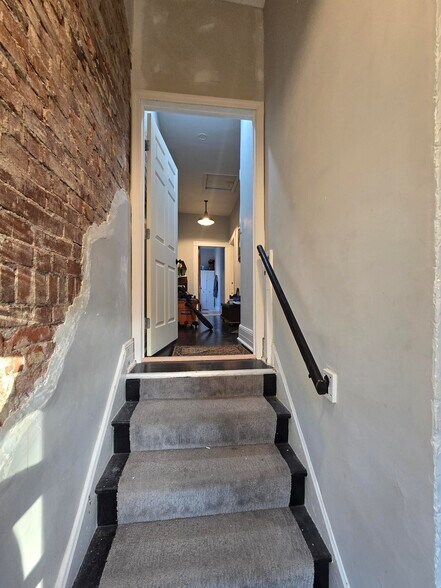 Building Photo - 313 Quincy St