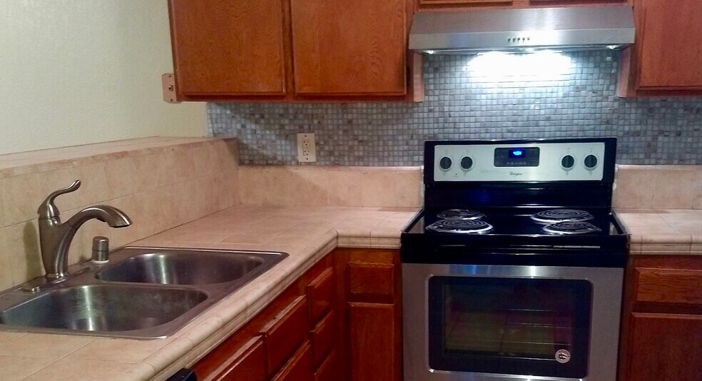 Brand New Kitchen with Stainless Steel Appliances - 1190 S Winery Ave