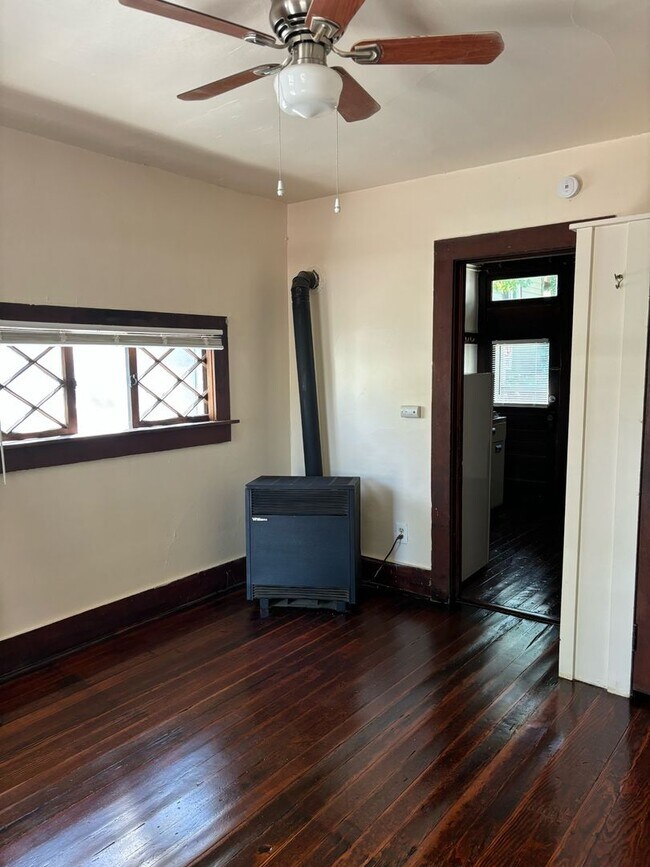 Building Photo - 103 Ruxton Ave