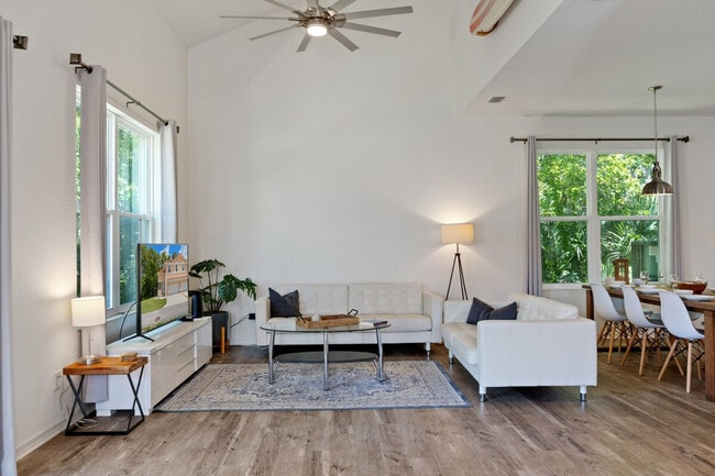 Building Photo - 10229 W Middleburg Loop