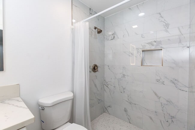 Building Photo - Newly Construction 3BD/2BA Available in Li...