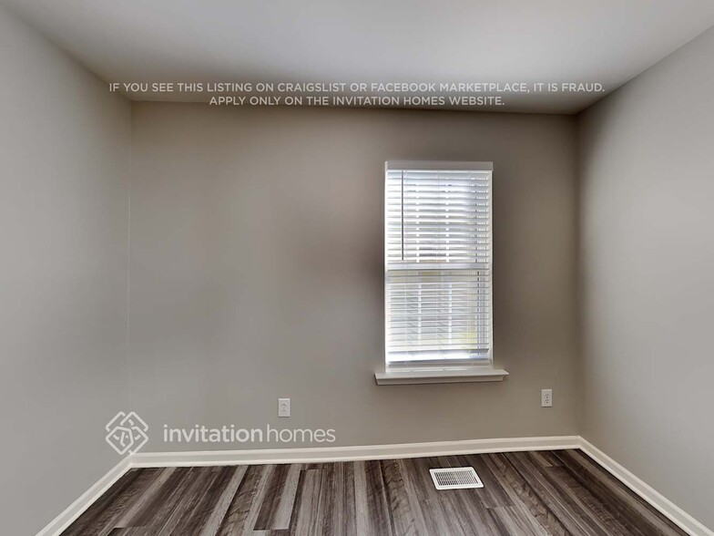 Building Photo - 1105 Kavkaz St