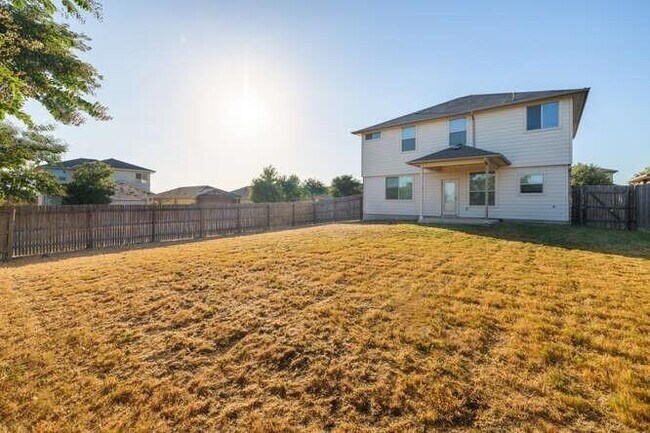 Building Photo - 402 Zenith Rd