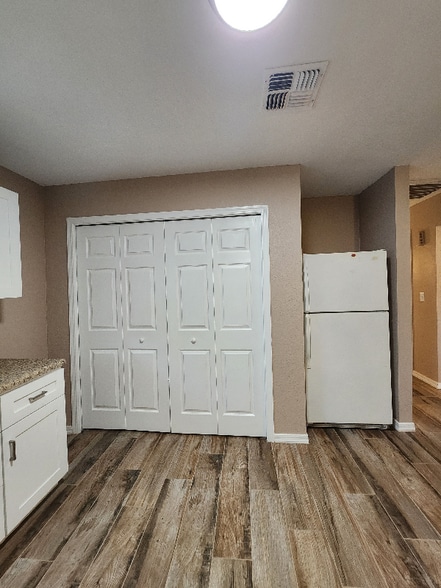 Building Photo - 143 S Doran