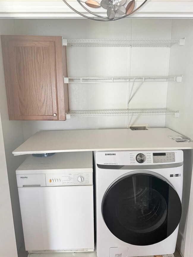 Building Photo - 2090 SW 85th Ave