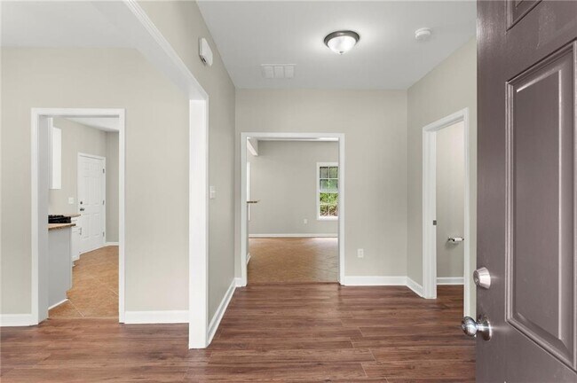 Building Photo - 52 Kaleb Ct
