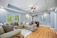 Building Photo - 550 High Point Ln