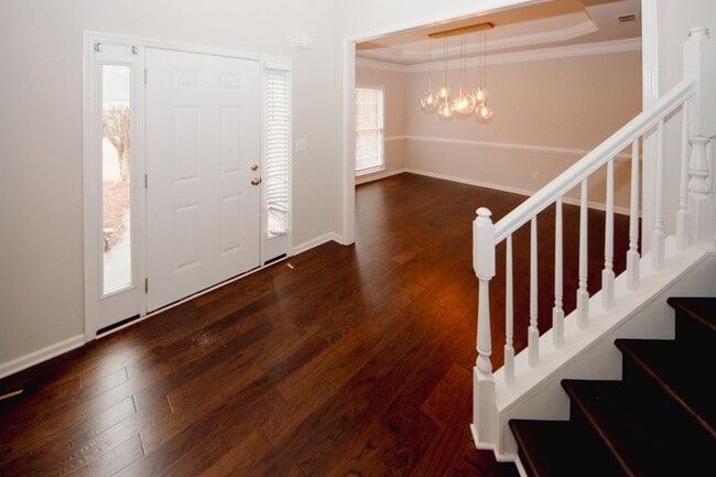 Building Photo - 1424 Shadowbrook Dr