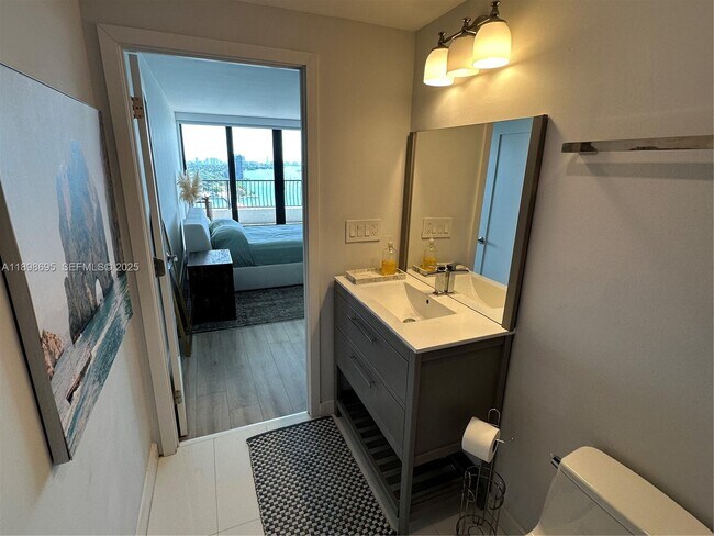 Building Photo - 555 NE 15th St