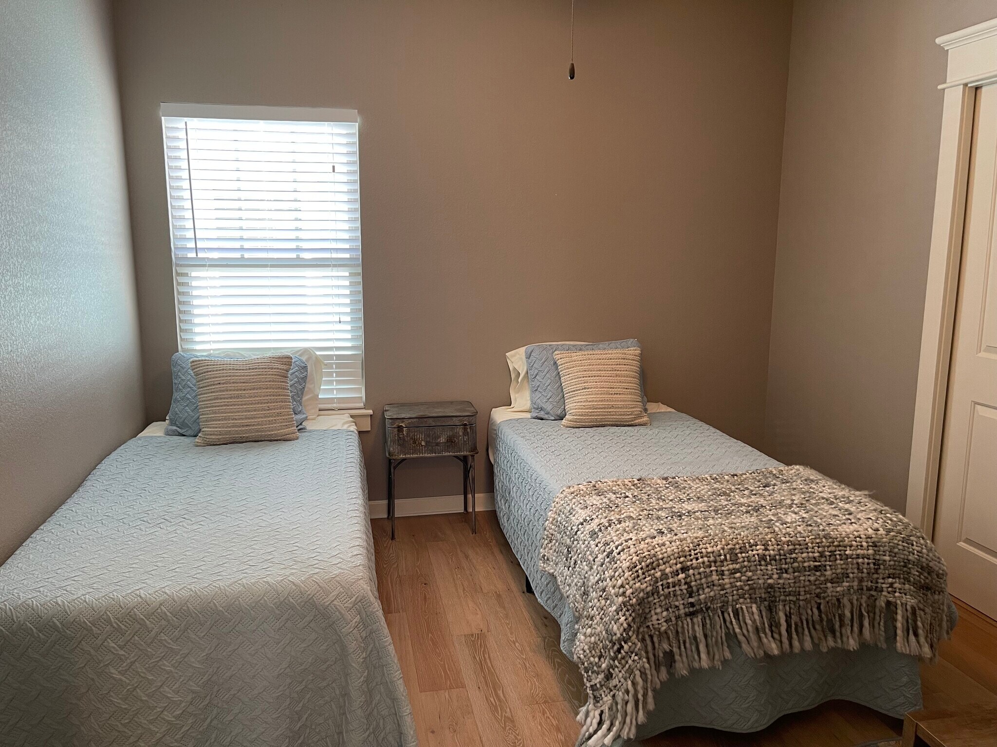 Building Photo - 3810 W Pawnee Rd