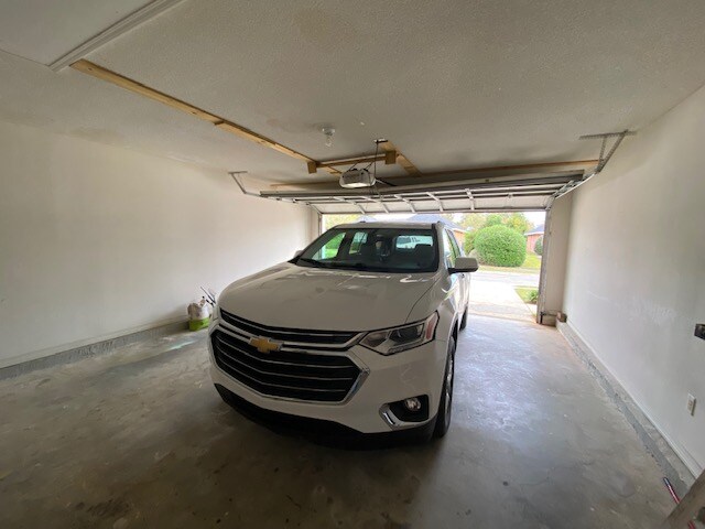 Building Photo - 120 Vivian Loop