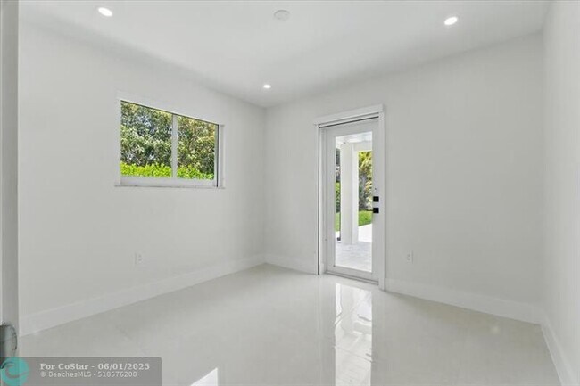 Building Photo - 7860 SW 158th Terrace